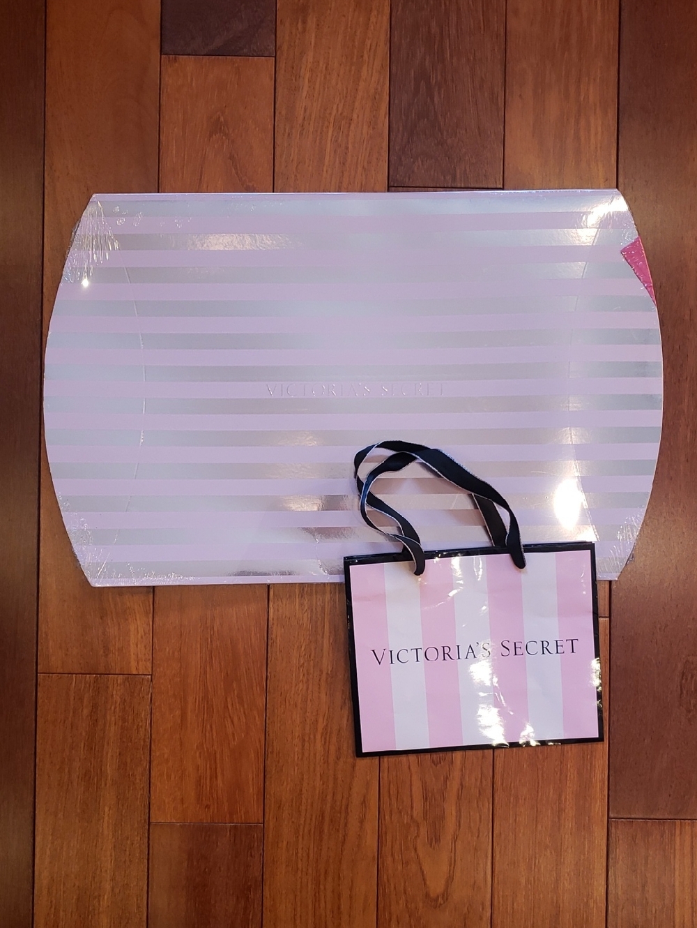 Victoria's Secret Pillow Style Pop Open Gift Box. New in cellophane